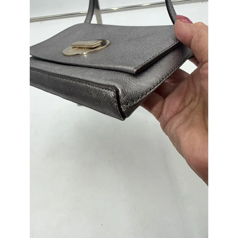 Kate Spade Metallic Gray Crossbody Bag with Turn-Lock Closure. Pre Loved
